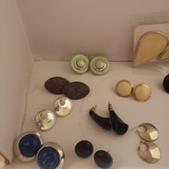 16 Pierced Earrings Bag #4 - Picture 2 of 4